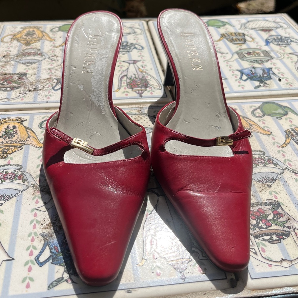 Well-worn/Well-loved Ralph Lauren red kitten heels -6B